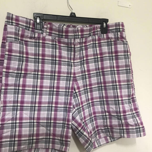 Dockers Shorts  Bermuda Women’s Size 16 multicolor Stripped - Picture 2 of 8